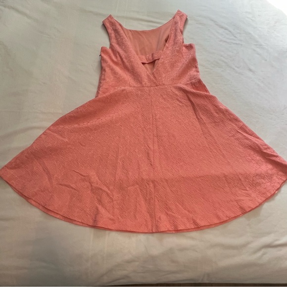 Betsey Johnson peach dress with back cutout fit and flare pink size 14 worn once - Picture 2 of 9